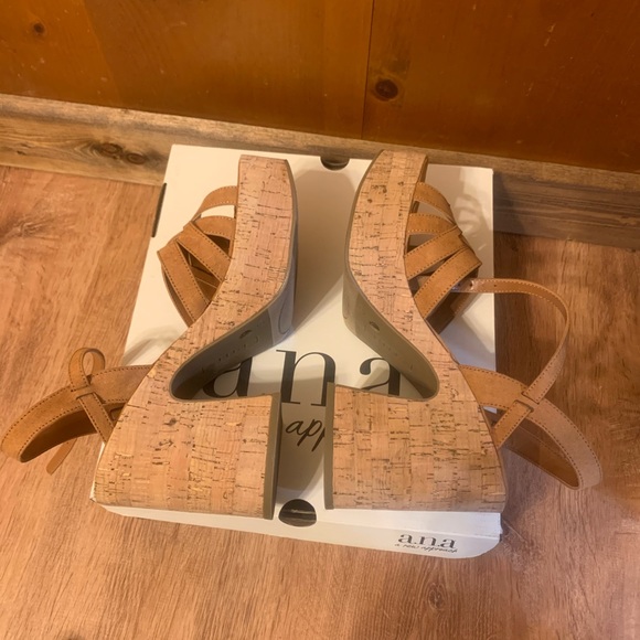 Vintage Style Block Heel - Picture 9 of 11